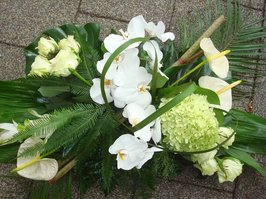 rouwstuk met orchideeen